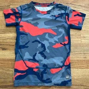 Boys Nike Pro Combat compression camo tee size L